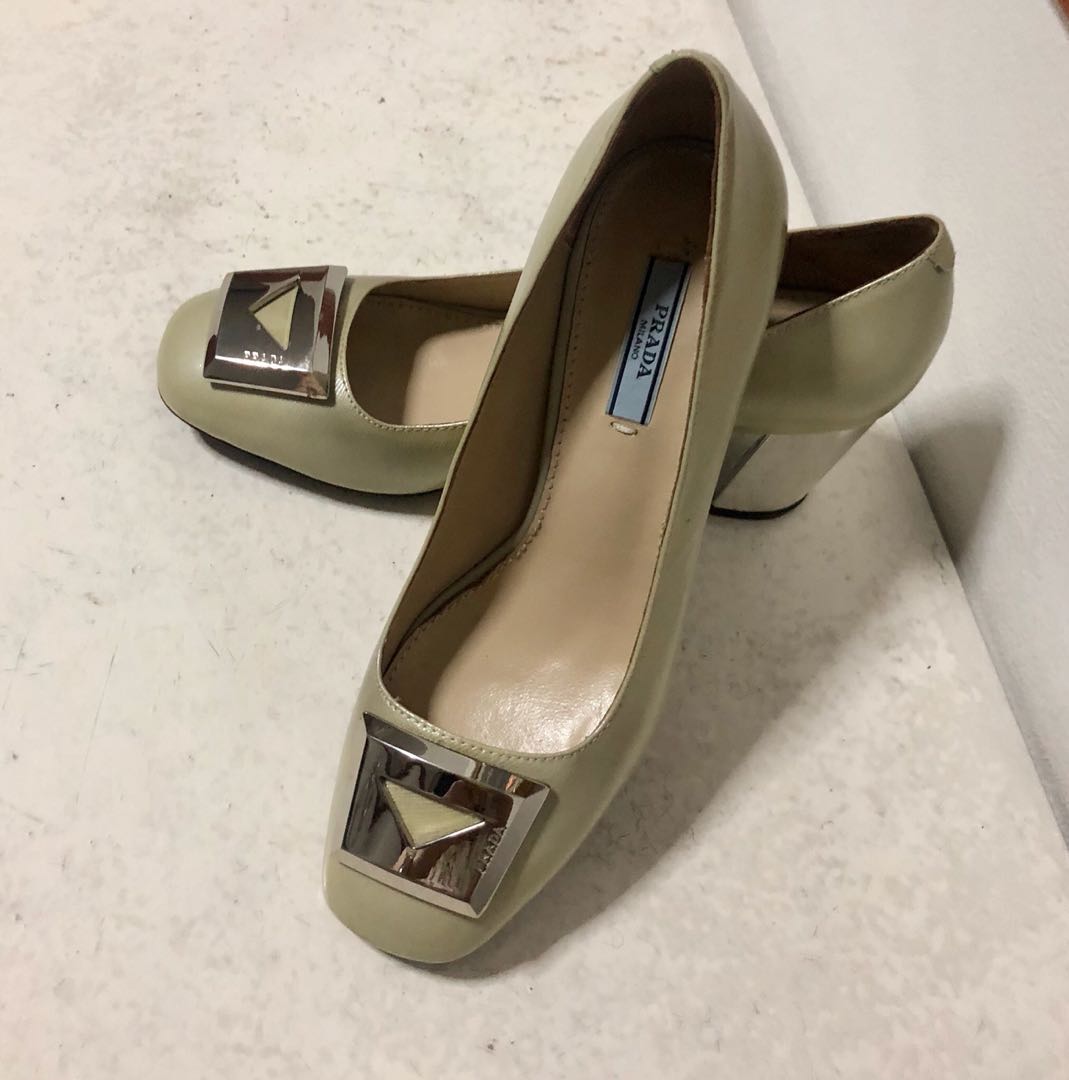shoes with serial number