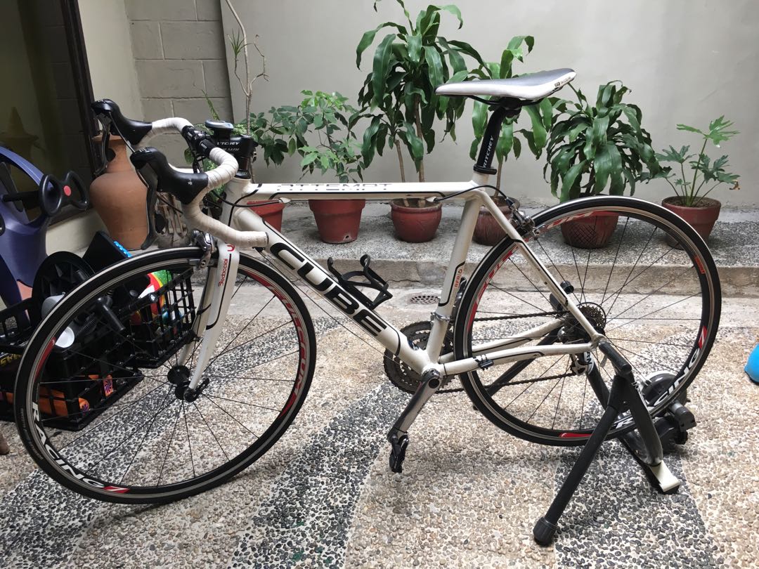 cube attempt road bike