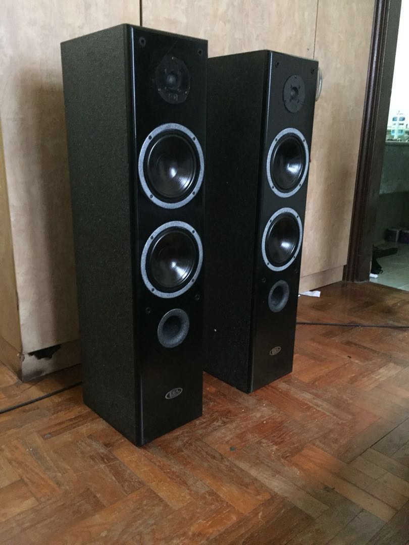 Danish floor standing Loudspeaker 2.5 way front ported
