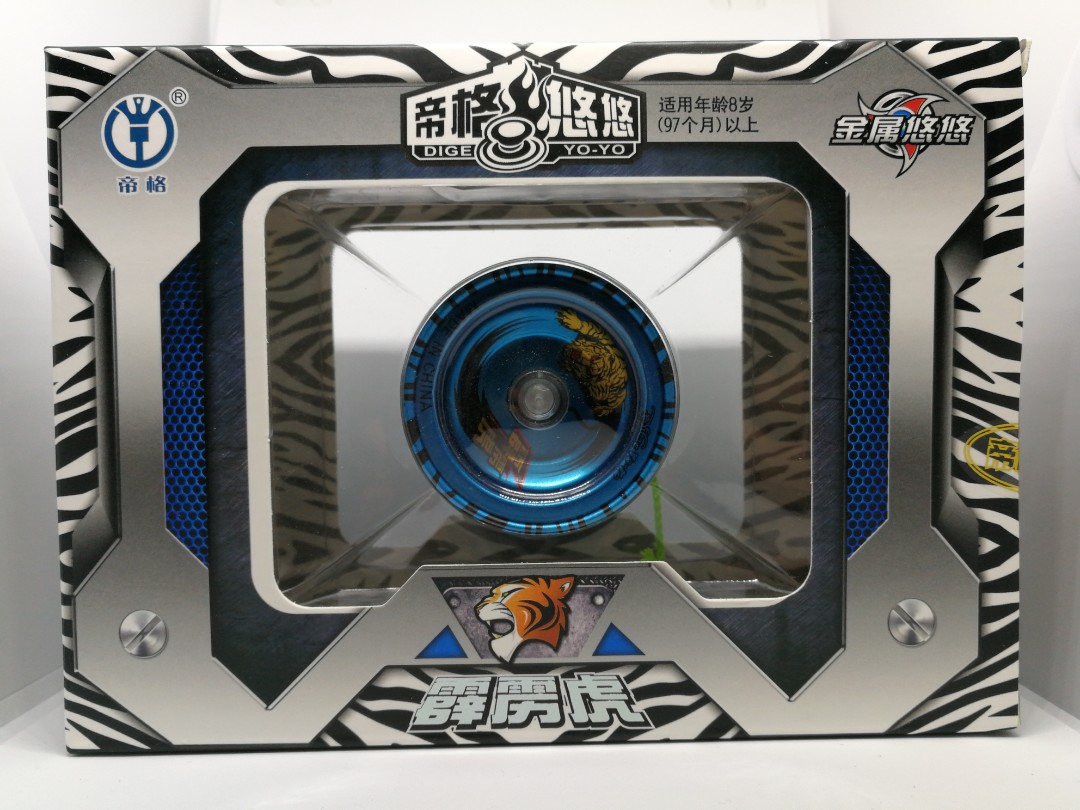 DIGE YOYO metal free glove and 2 string tiger