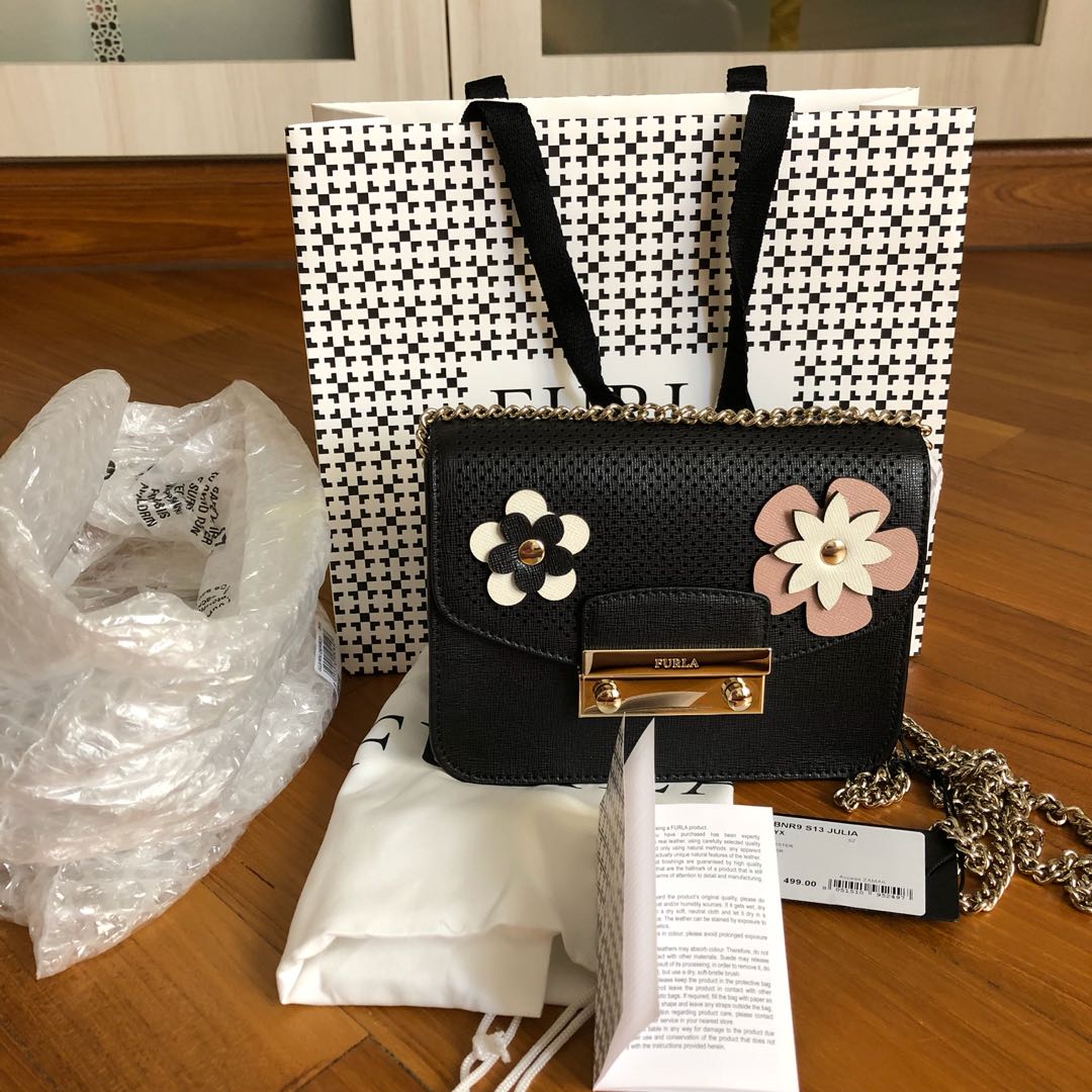 Furla Metropolis Julia limited edition Onyx Women s Fashion Bags Wallets Cross body Bags on Carousell