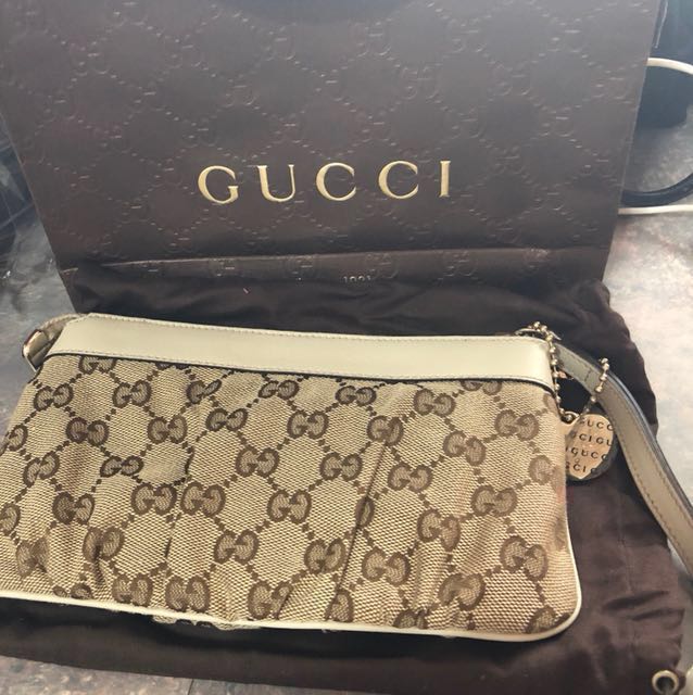 Authentic Gucci Wristlets , Luxury, Bags & Wallets on Carousell