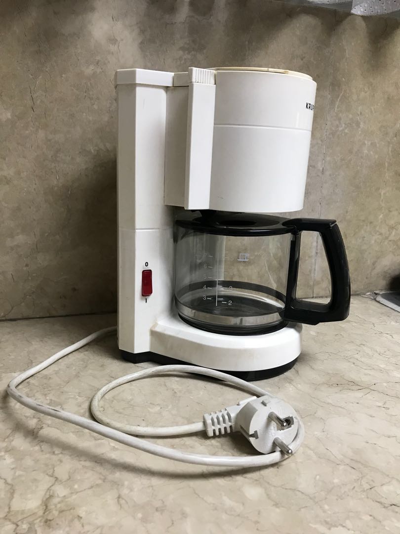 Krups Coffee Maker (Category: Coffee Machines & Makers) located in Quezon City. Submitted by caryscornermnl (Listing ID 171062410, Image 1). Description: Makes 7 cups Condition: 8/10 Works very well Repriced at 2000.