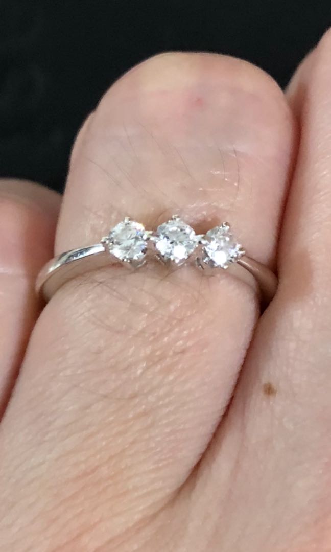 Lee hwa ring online