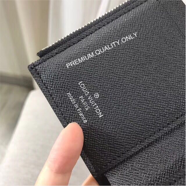 Amazoncojp Louis Vuitton M67711 Epi Supreme Collaboration CHCP WALLET  TriFold Wallet Epi Leather Mens Used Black  Clothing Shoes  Jewelry