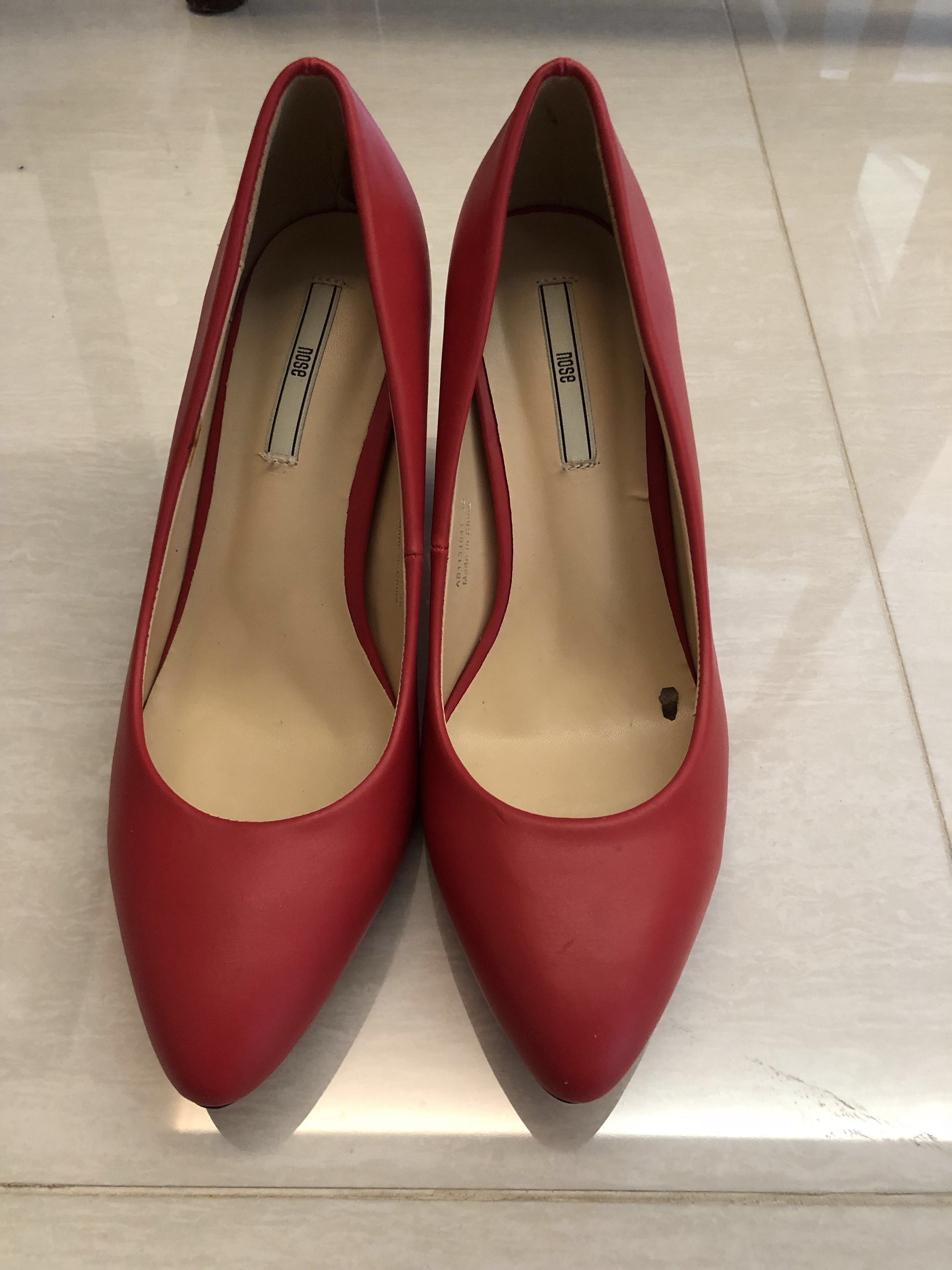 red heels womens