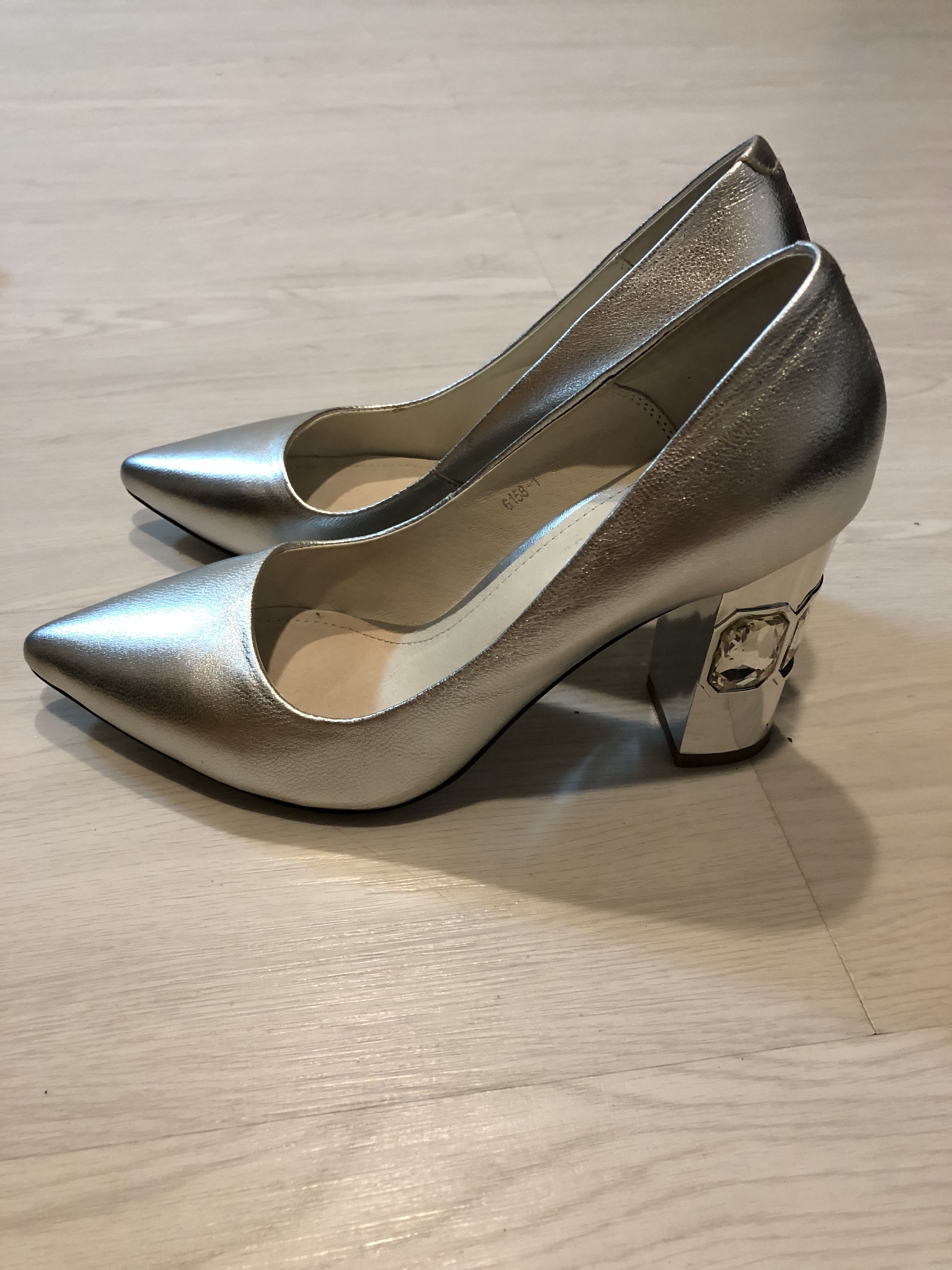 silver chunky heel shoes