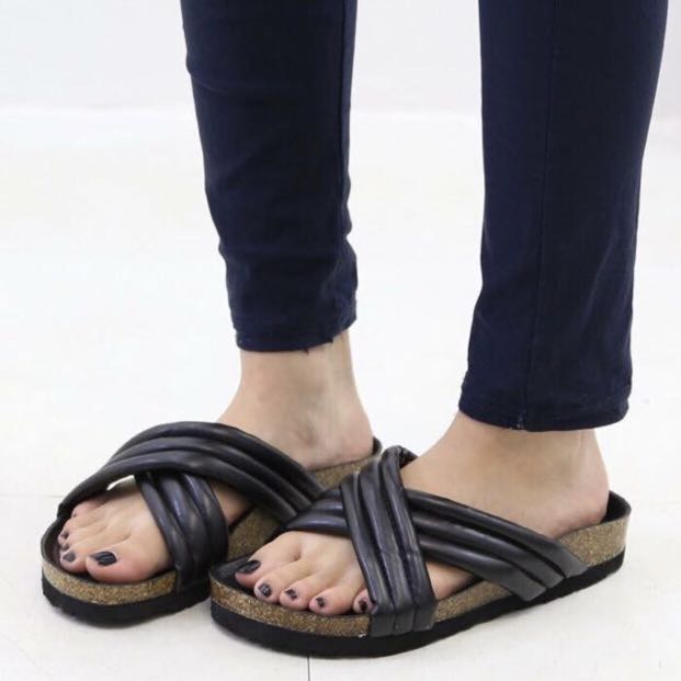 super comfy flip flops