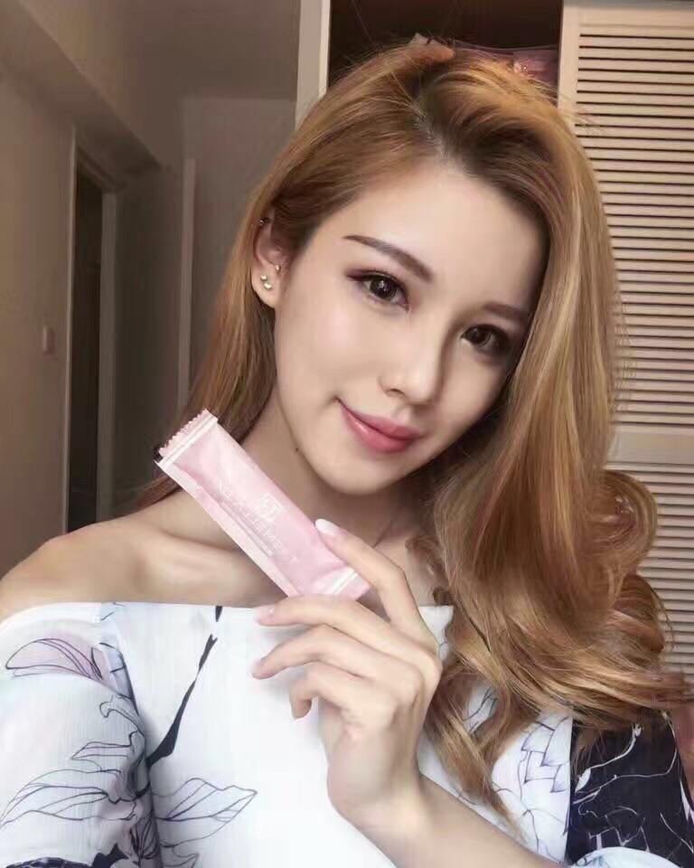Tremella-Dx+ （分類：健康補充品 - 健美營養劑）位於 Hong Kong。 由 sweetsdog 提交（商品編號 167065607，圖片 3）。簡介： 🔥全城熱賣✨網紅KOL💥一致推薦🔥 ☀️夏天就黎到啦，要瘦身識揀一定會揀酵素🙌今天就同我們一起瘦身排毒美白淨化身體，從Tremella-Dx+ シロキクラゲ酵素🇯🇵開始✨ 全球首創日本配方-（升級版） Tremella-Dx+ （16 x20mg） シロキクラゲ酵素 🇯🇵 ✅滿足市場4大主要需求 排毒，瘦身，美白，保健 ✅其他功效： ✔「三十種功效為一體」完美組合✨（30 IN 1） 抑脂排脂，瘦身纖體，減少脂肪堆積，脂肪分解，肝臟解毒，滋補養生，抗黑色素，祛痘，淡斑，祛水腫，排油，增強免疫系統，促進新陳代謝，提亮膚色，增加視力，抗眼科疾病，保護肝臟，消除疲勞，改善睡眠，調理荷爾失調，排宿便，解便秘，輻射防護，抗紫外線傷害，抗過敏，活化細胞，淨化血液，抗菌，抗炎，抗衰老 ✅採用日本-Trebeaut™️科
