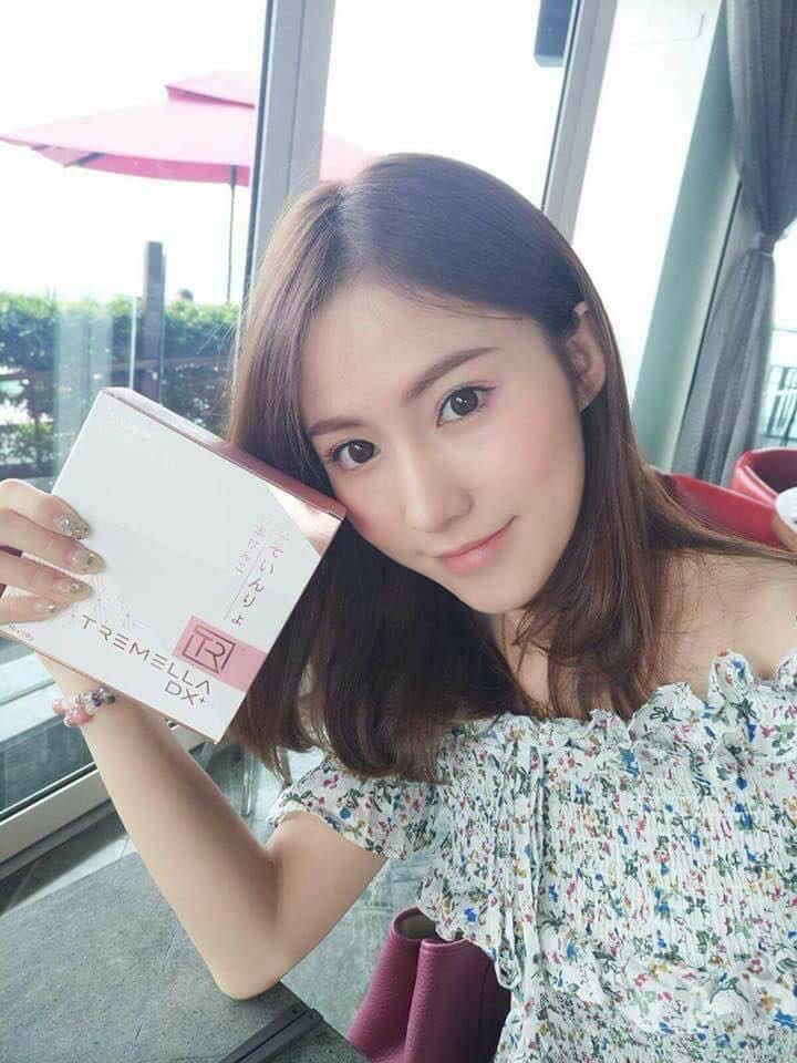 Tremella-Dx+ （分類：健康補充品 - 健美營養劑）位於 Hong Kong。 由 sweetsdog 提交（商品編號 167065607，圖片 2）。簡介： 🔥全城熱賣✨網紅KOL💥一致推薦🔥 ☀️夏天就黎到啦，要瘦身識揀一定會揀酵素🙌今天就同我們一起瘦身排毒美白淨化身體，從Tremella-Dx+ シロキクラゲ酵素🇯🇵開始✨ 全球首創日本配方-（升級版） Tremella-Dx+ （16 x20mg） シロキクラゲ酵素 🇯🇵 ✅滿足市場4大主要需求 排毒，瘦身，美白，保健 ✅其他功效： ✔「三十種功效為一體」完美組合✨（30 IN 1） 抑脂排脂，瘦身纖體，減少脂肪堆積，脂肪分解，肝臟解毒，滋補養生，抗黑色素，祛痘，淡斑，祛水腫，排油，增強免疫系統，促進新陳代謝，提亮膚色，增加視力，抗眼科疾病，保護肝臟，消除疲勞，改善睡眠，調理荷爾失調，排宿便，解便秘，輻射防護，抗紫外線傷害，抗過敏，活化細胞，淨化血液，抗菌，抗炎，抗衰老 ✅採用日本-Trebeaut™️科