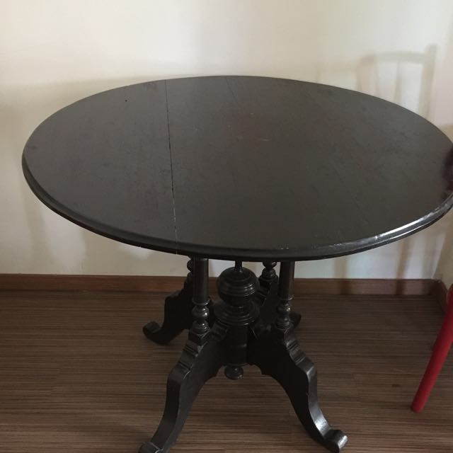 Antique Dining Table (Category: Tables & Sets) located in Kuala Lumpur. Submitted by jimmy_kl (Listing ID 92679005, Image 2). Description: Antique Dining Table-4 seater size.