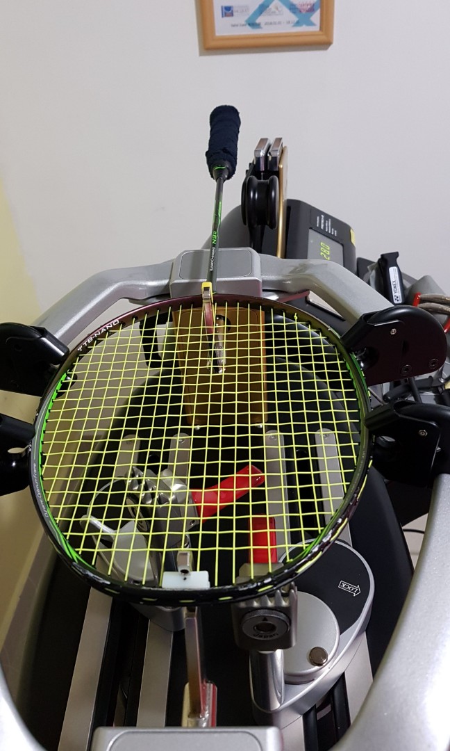 badminton racket stringer