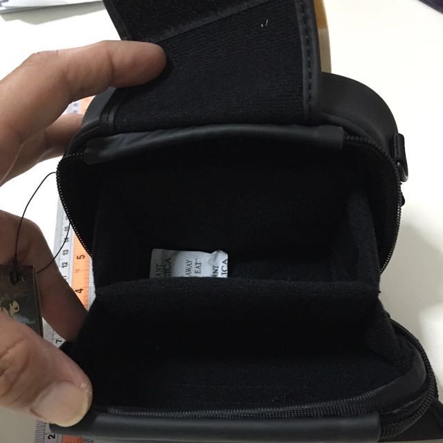 camera pouch (Category: Cameras) located in Singapore. Submitted by victoryismine (Listing ID 52374101, Image 2). Description: .