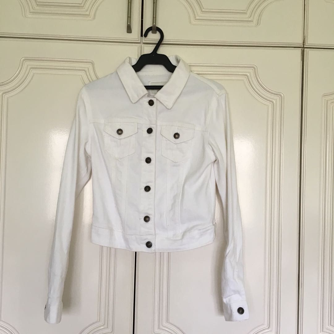 White jean jacket forever 21 best sale