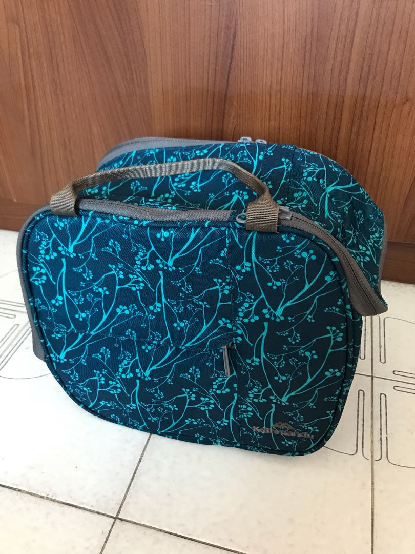 kathmandu toiletry bag