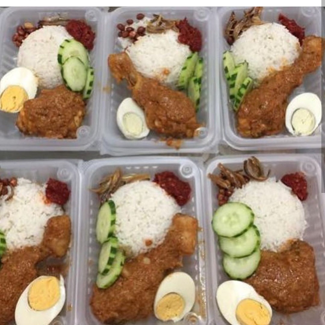 Nasi Lemak Ayam Rendang Food Drinks Instant Food On Carousell