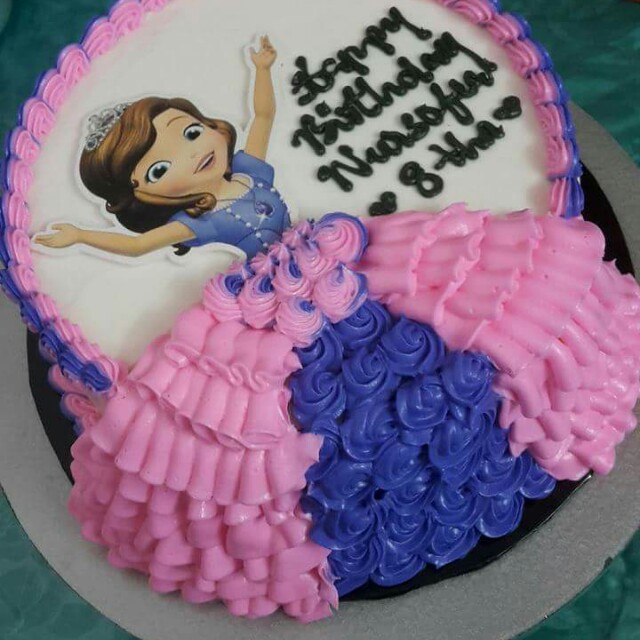 Sofea The First Birthday Cake Food Drinks Baked Goods On Carousell