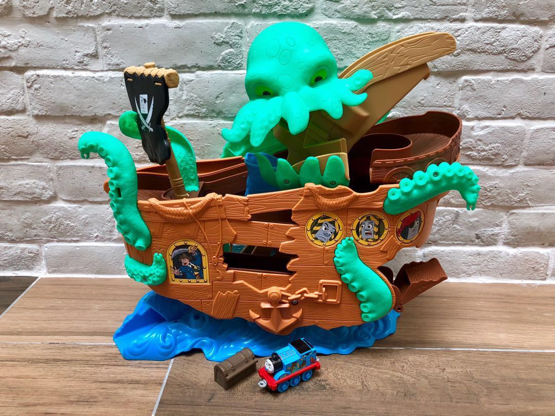 Thomas and friends sea monster pirate set sale