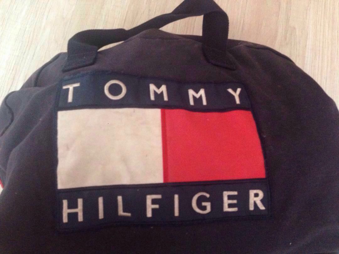 Tommy Hilfiger Bag, Luxury, Bags & Wallets on Carousell