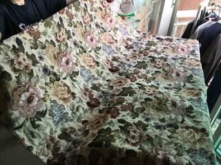 懷舊花圖案暗色枱布 vintage feel flower pattern table cloth