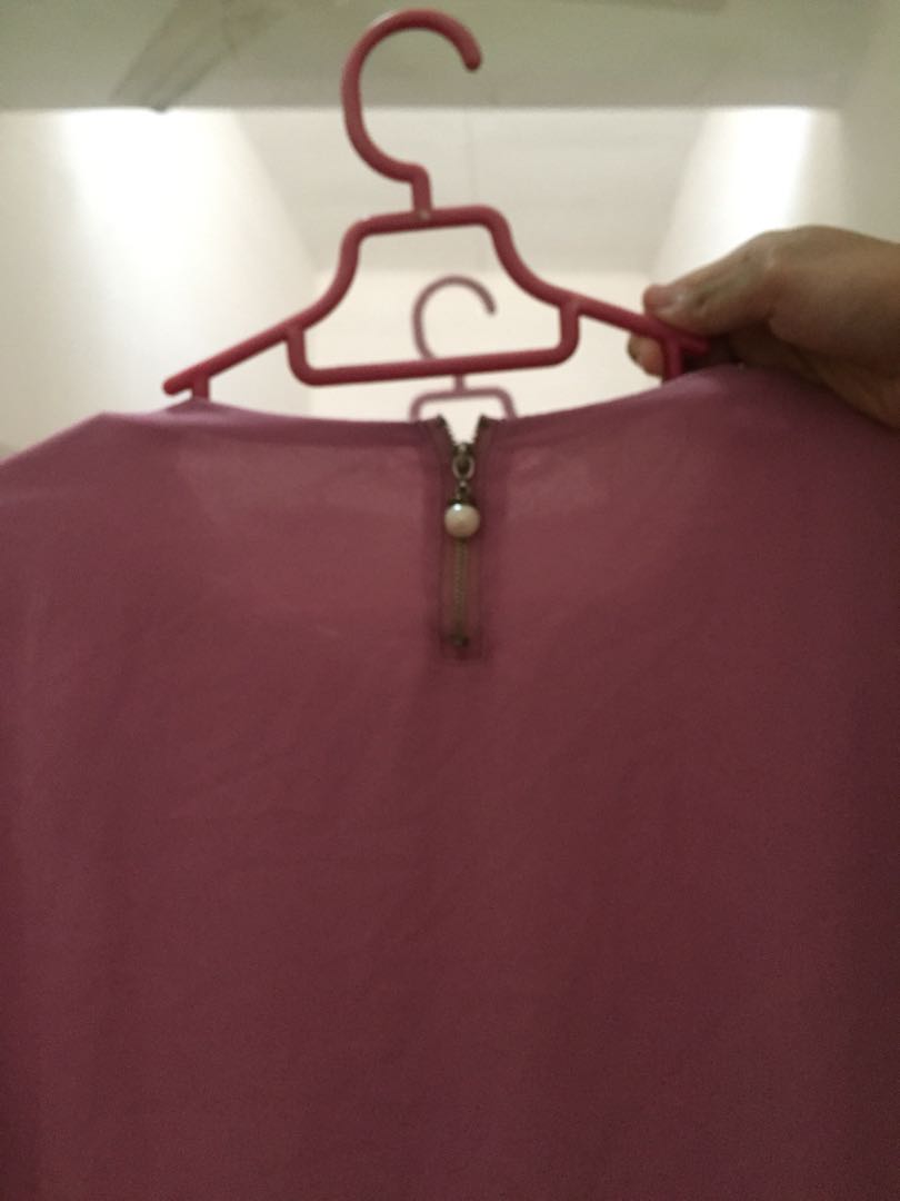Blouse (Category: Blouses) located in Puchong. Submitted by frhnfth (Listing ID 173132921, Image 2). Description: Condition : 10/10 Reason to letgo: clearing my wardrobes.