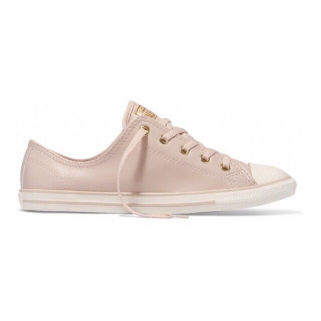 converse chuck taylor dainty leather