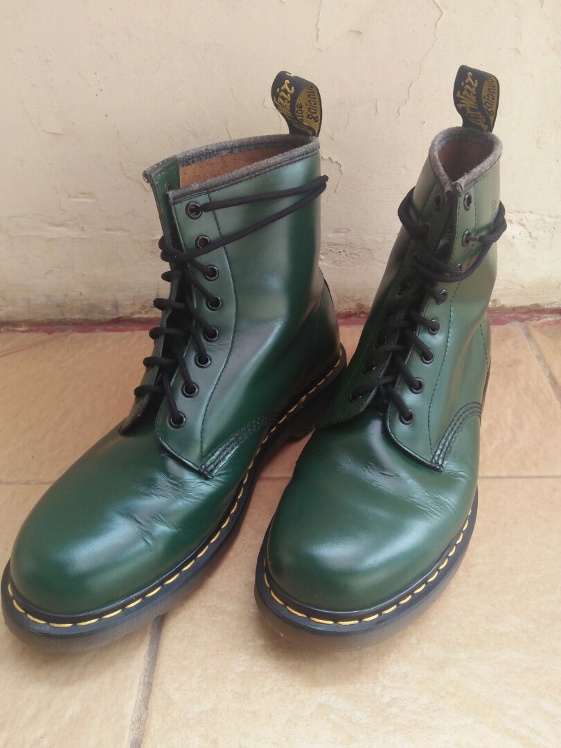 dr martens 1460 green smooth