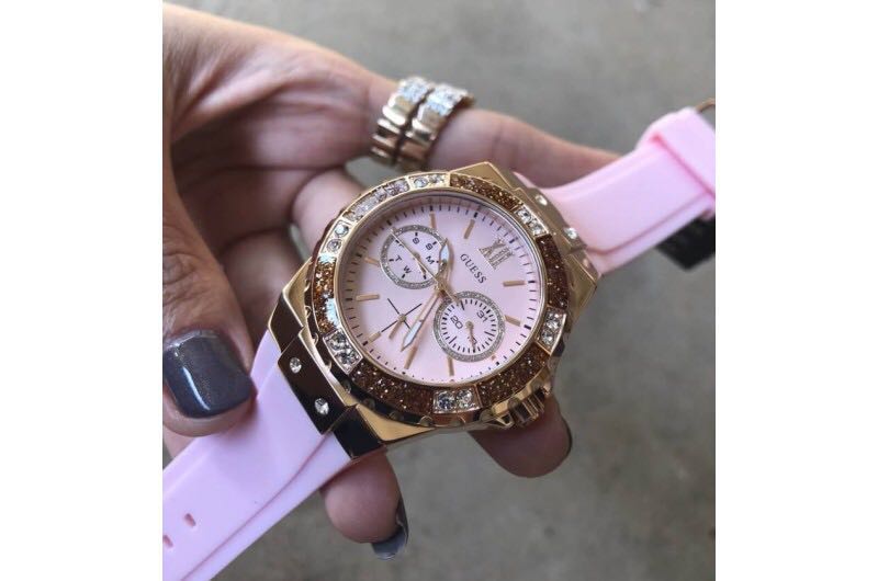 Guess jennifer deals lopez watch