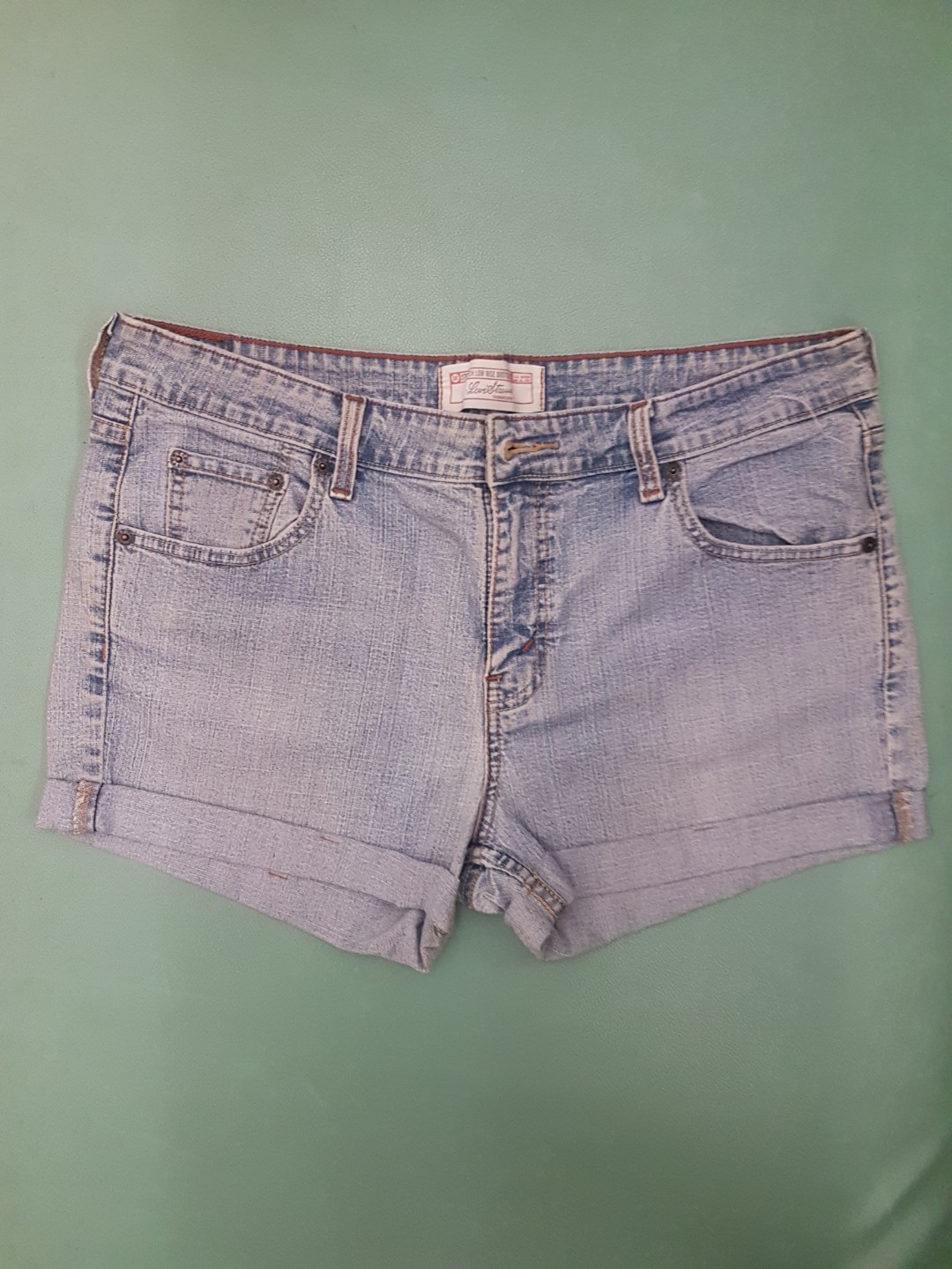 levis cut off jeans