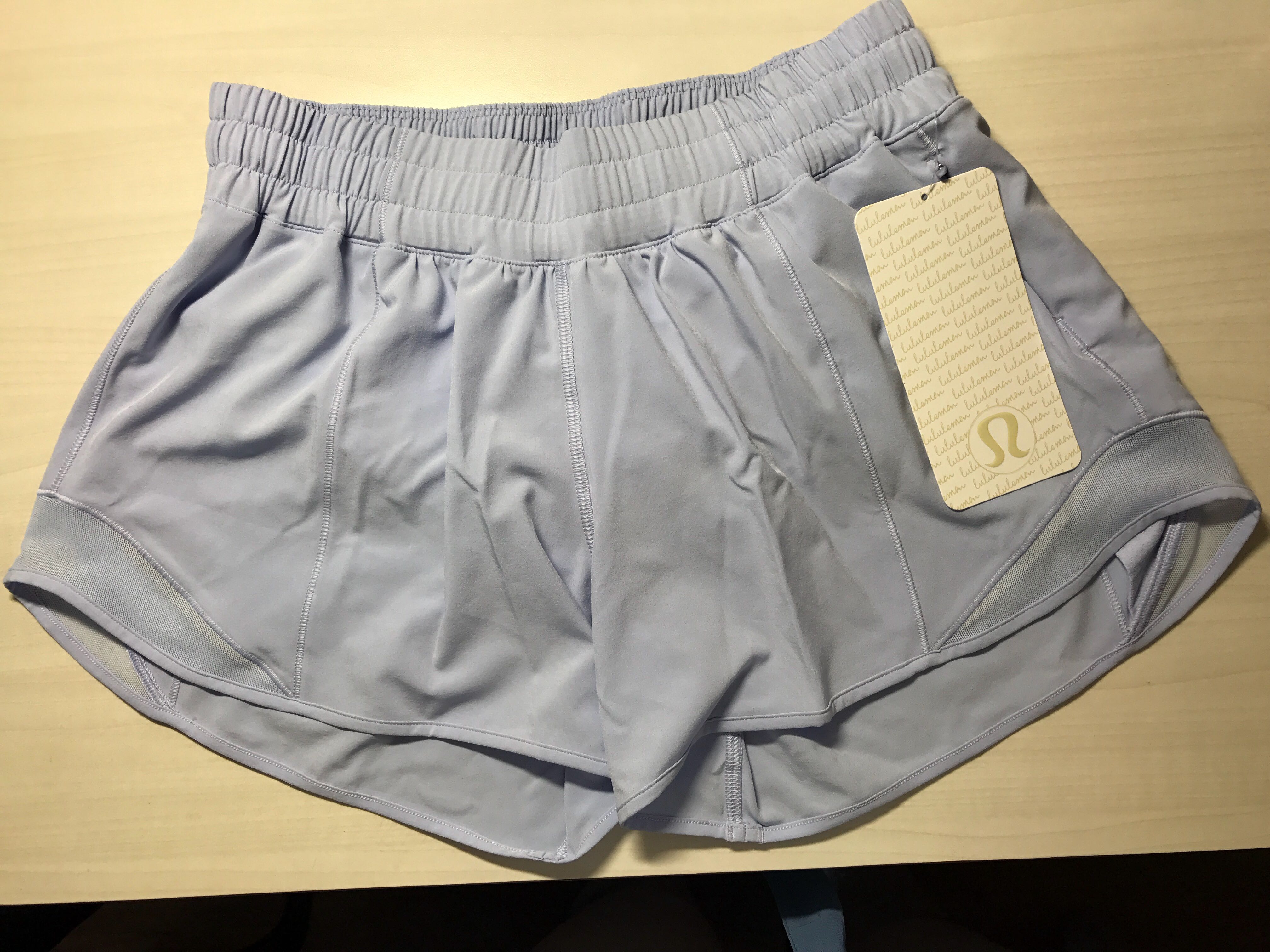 lululemon hotty hot shorts size 6