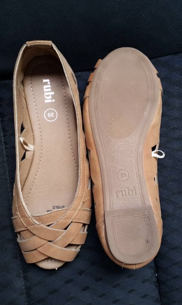 Rubi Flat Shoes (Category: Flats) located in Ipoh. Submitted by alizaezzati (Listing ID 173104708, Image 2). Description: Used Once!! RM45 inc postage Bought at RM59.