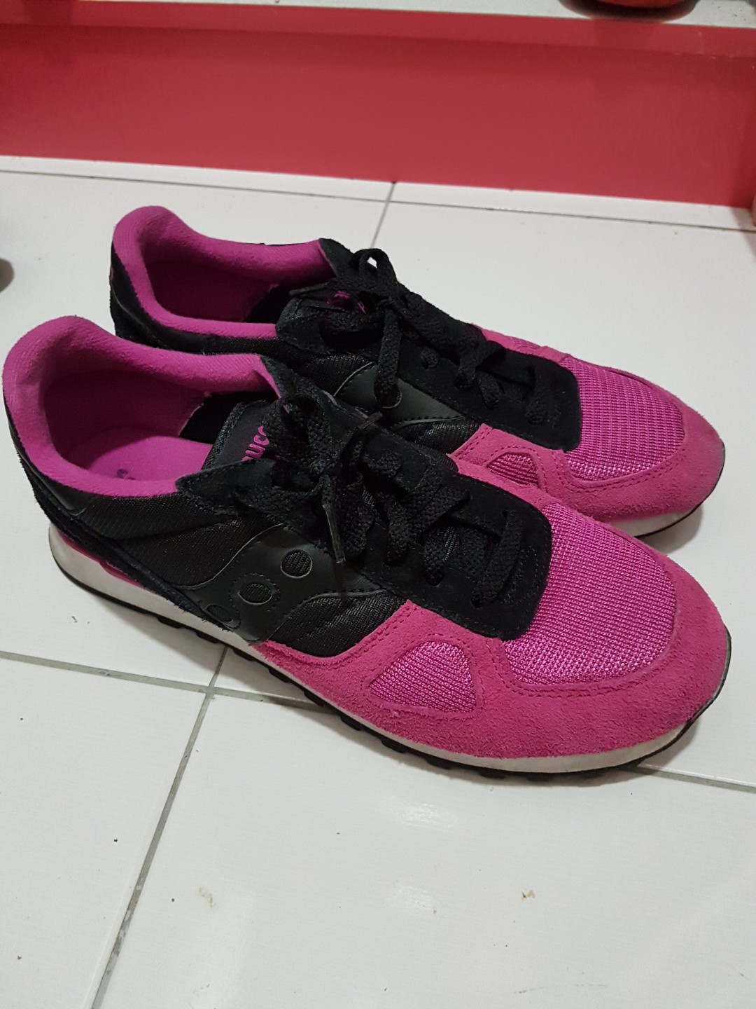 saucony mens pink
