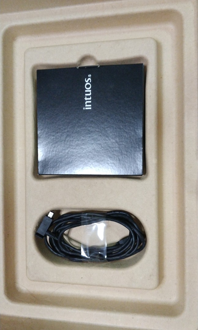 Intuos 5 Medium with wireless dongle and battery, Computers