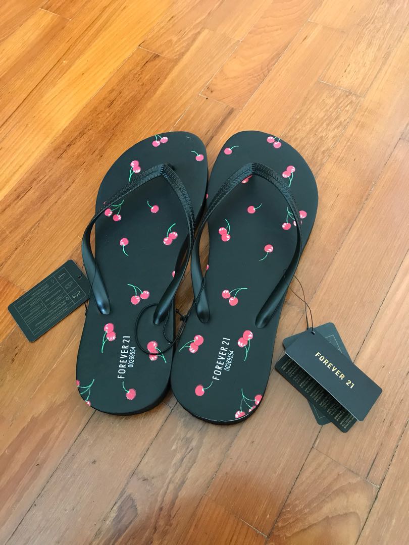 Cute slippers hotsell forever 21