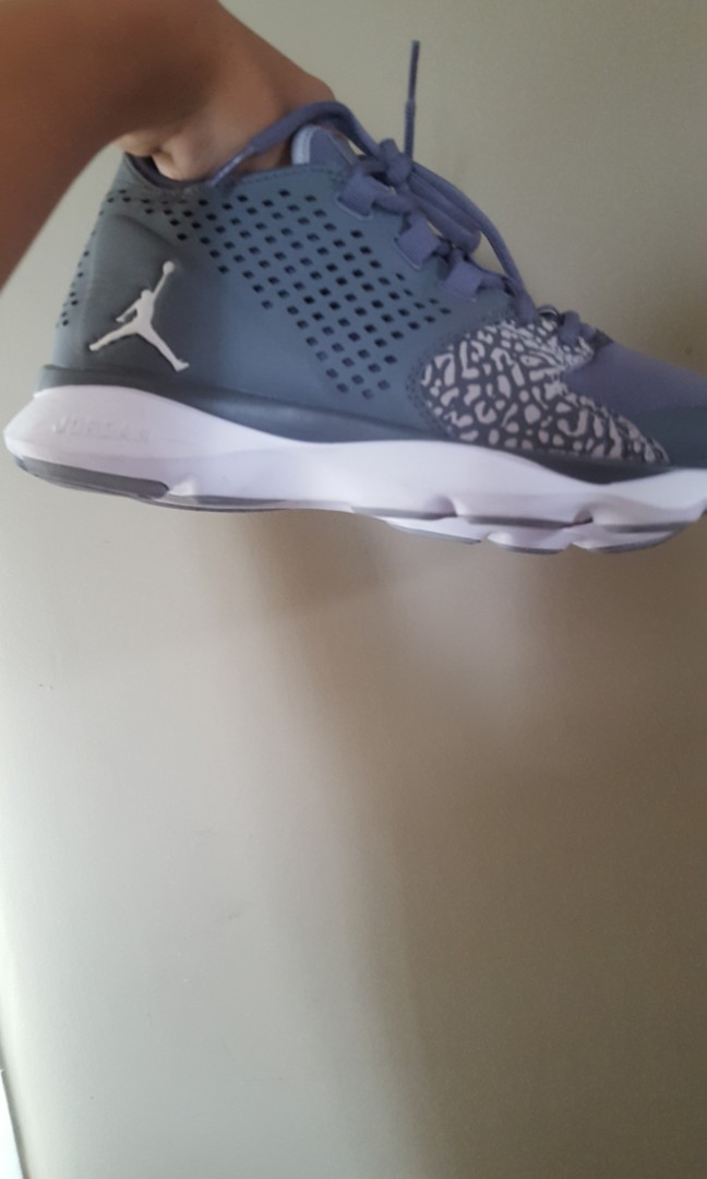 Jordan flow, Men's Fashion, Footwear, Sneakers on Carousell