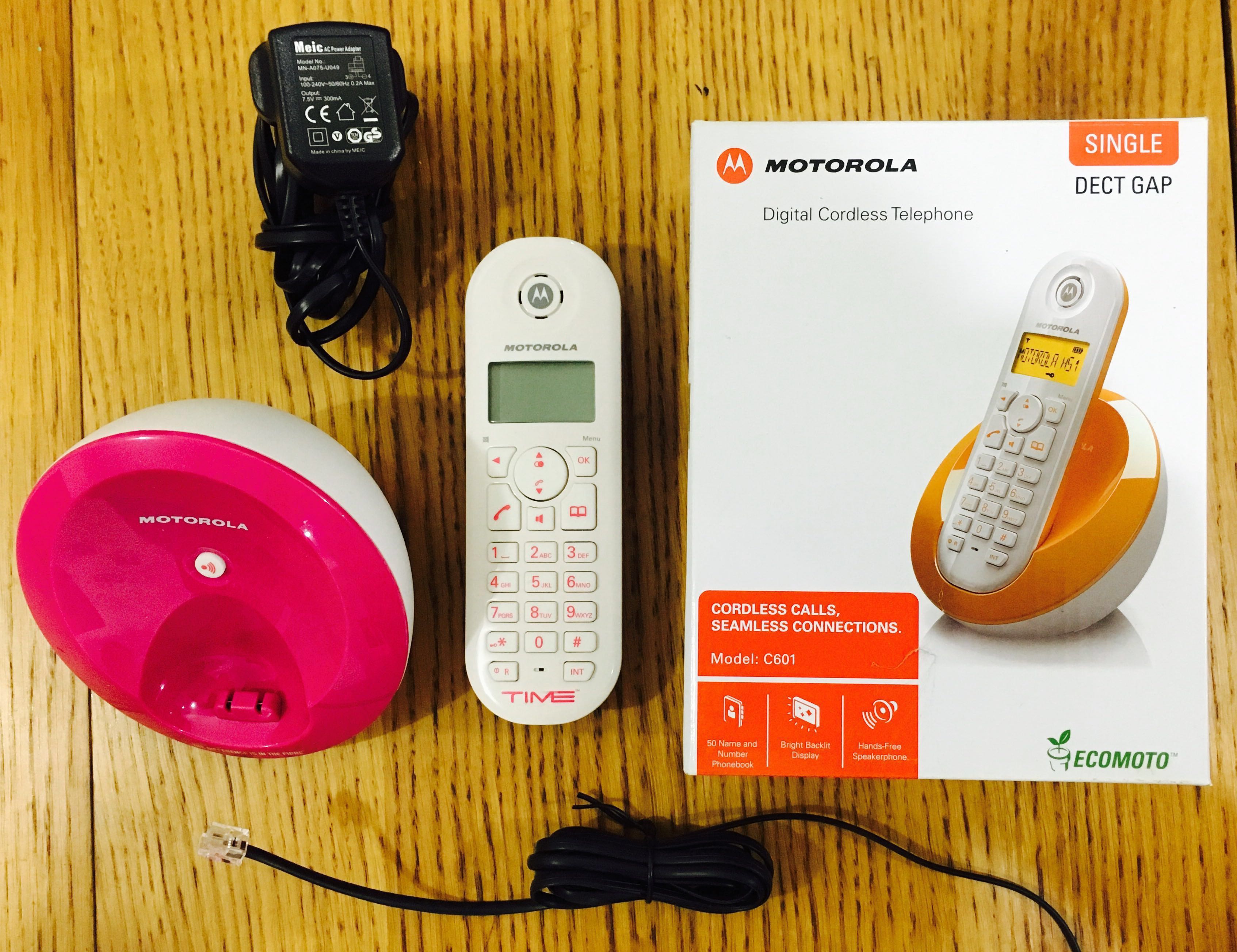 Motorola C601 DECT Gap Digital Cordless Telephone with ECOMOTO in Pink with  original box and packaging 99% NEW, Electronics, Others on Carousell