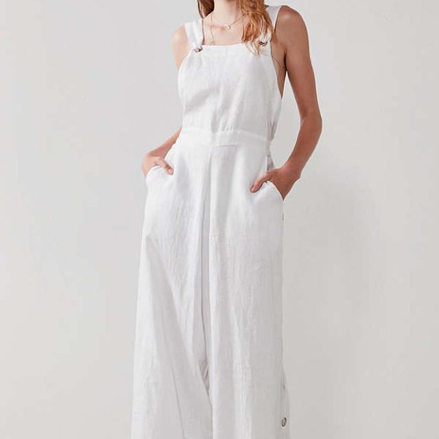 nice white jumpsuit
