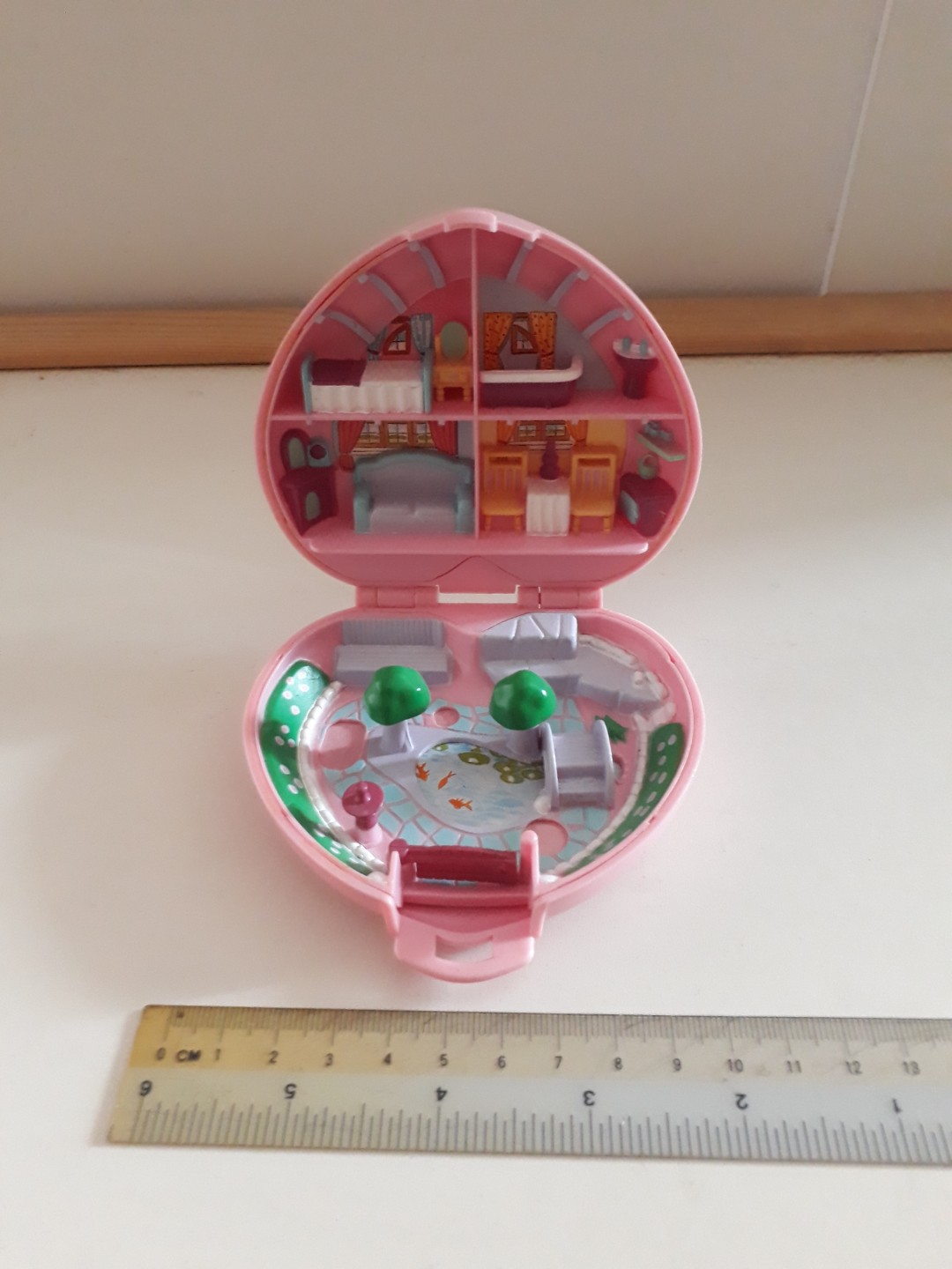 Polly pocket shop heart shaped house