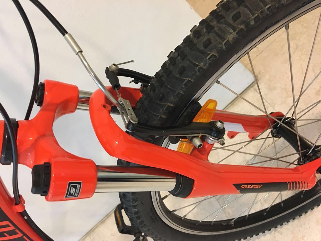Specialized Hotrock 24 (21-speed 