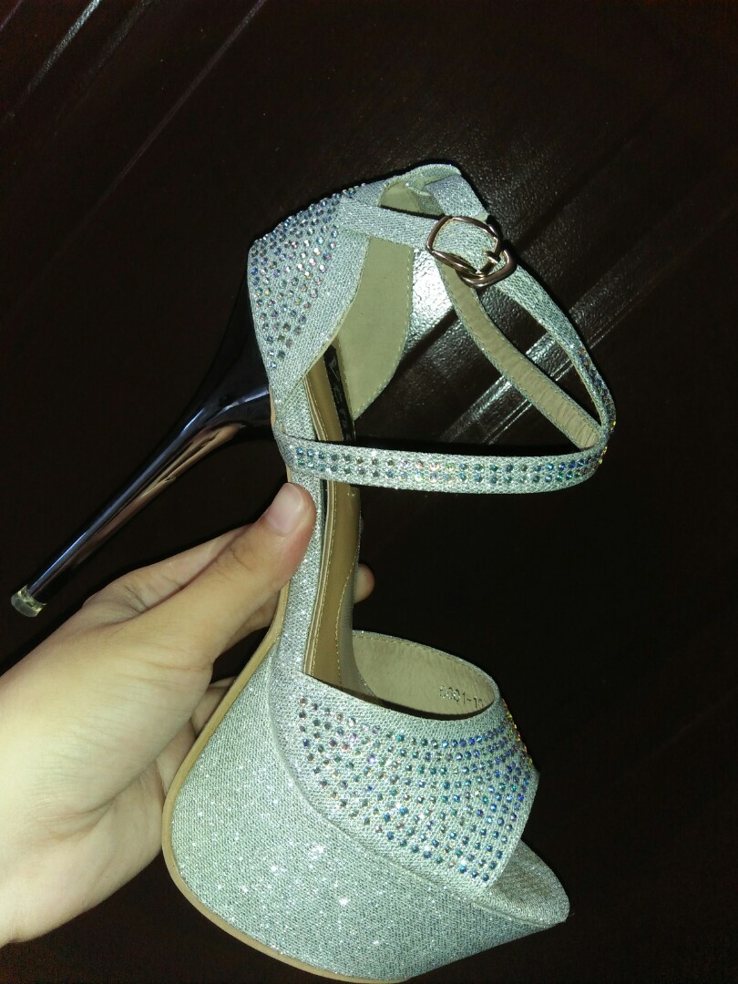 venus silver heels