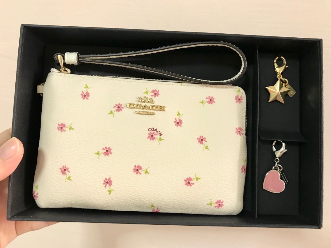 Coach Wristlet Flowers 2024 favors
