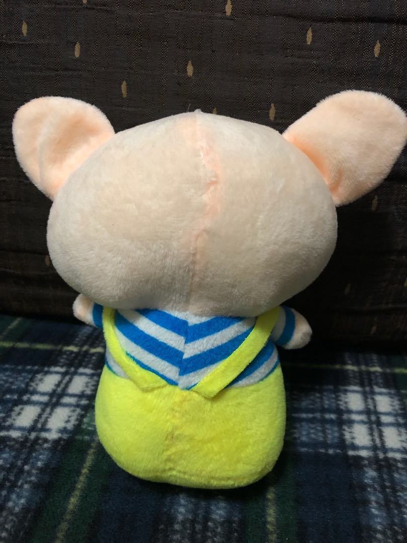 黄色吊带裤小猪