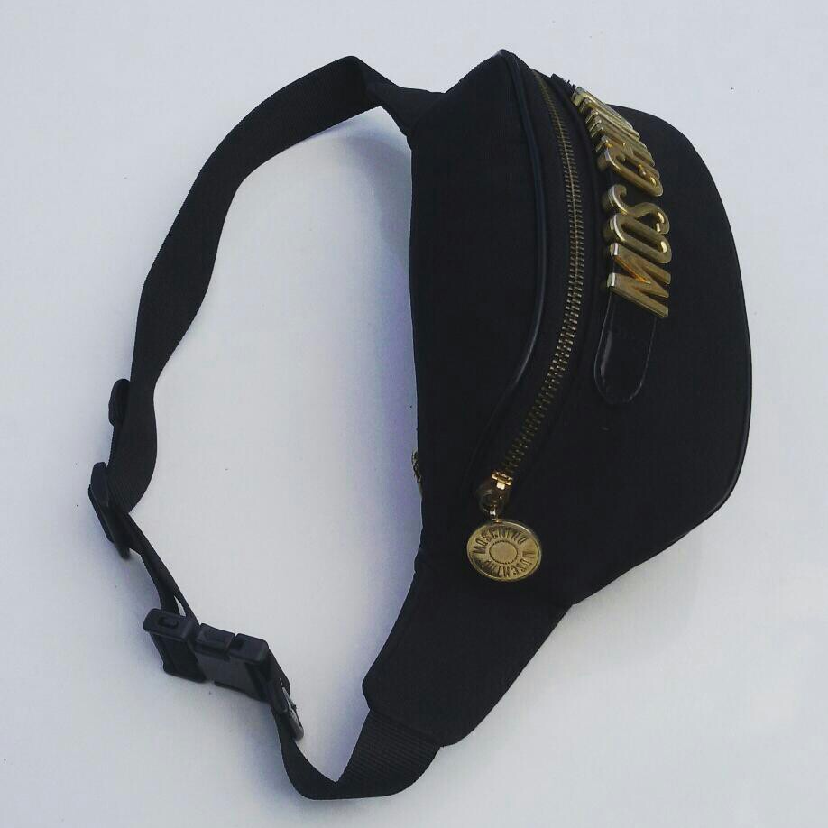 Moschino bum online bag fake