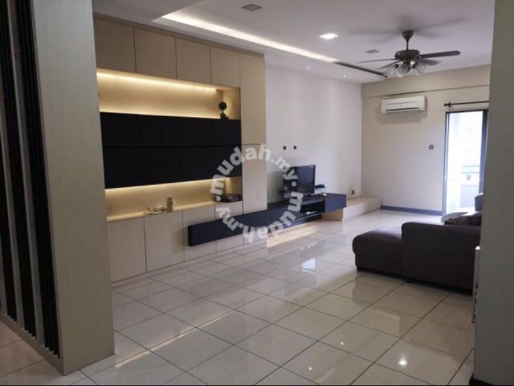 Colonnade Condo Near Qe1 Qe2 Utc Airport Kk Town Property Rentals On Carousell
