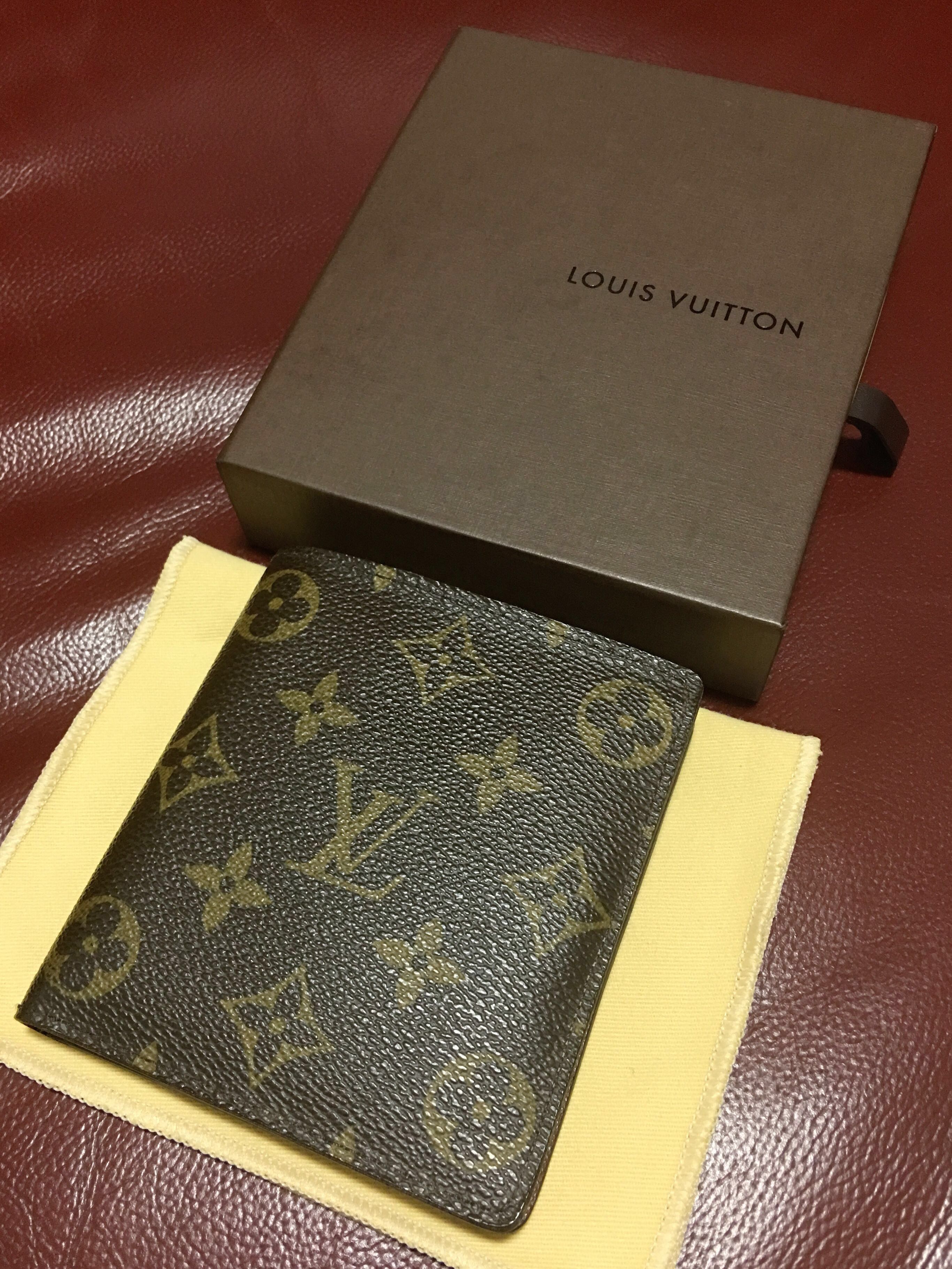 Louis Vuitton 10cc Bifold Wallet