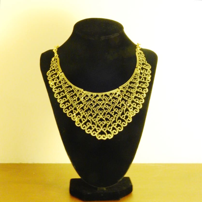 Statement Necklace (Category: Necklaces) located in Singapore. Submitted by thedreamlover (Listing ID 173522921, Image 3). Description: Choose from our many beautiful designs of dokoh to complement your Raya outfits this year! We also have a wide ranges of statement necklaces for you to feast your eyes on and glam up with. Prices for our Dokoh collection range from $18-32 depending on design and size. Prices for our Statement Necklaces range from