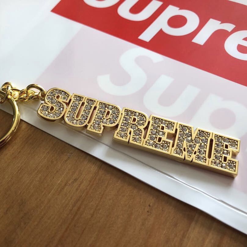 Supreme 2025 chain logo
