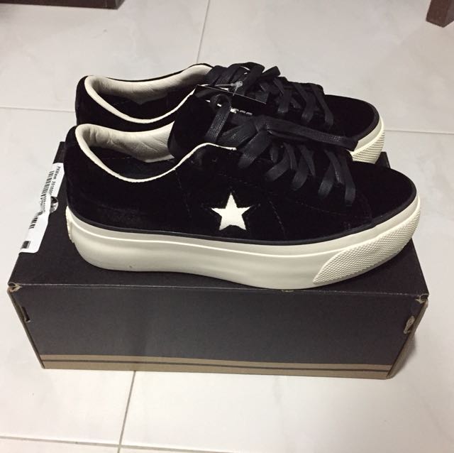 BNIB Converse one star platform OX Women s Fashion Footwear