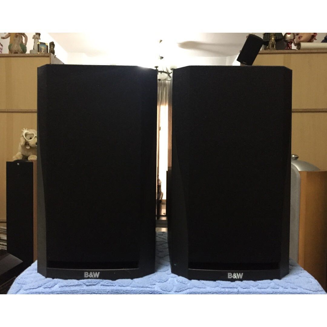 B W DM302 Main StereoBookshelf speakers 100 Watts RMS Made in England