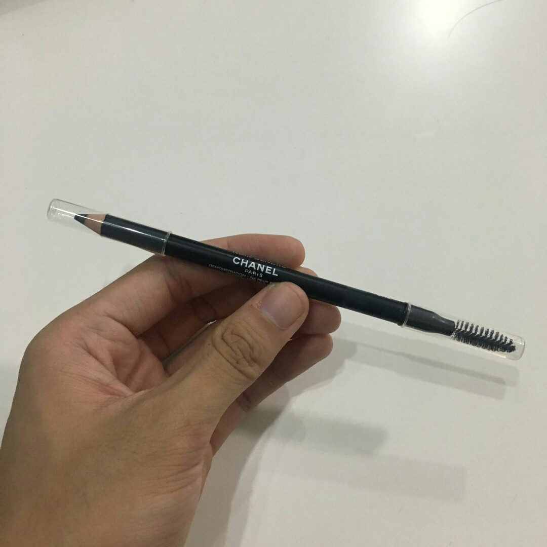Chanel Crayon Sourcils Sculpting Eyebrow, Beauty & Personal Care, Face,  Makeup on Carousell